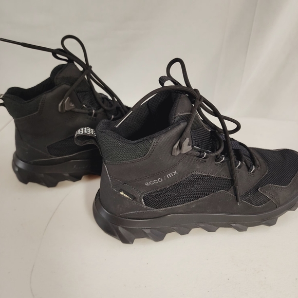 ECCO Women's MX GTX Waterproof Cold Weather Mid Boot LIKE NEW NO RIP NO FLAWS - Picture 10 of 16